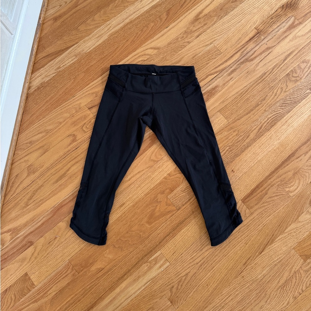 Lululemon black cropped capri leggings mesh fishnet polka dot size 6